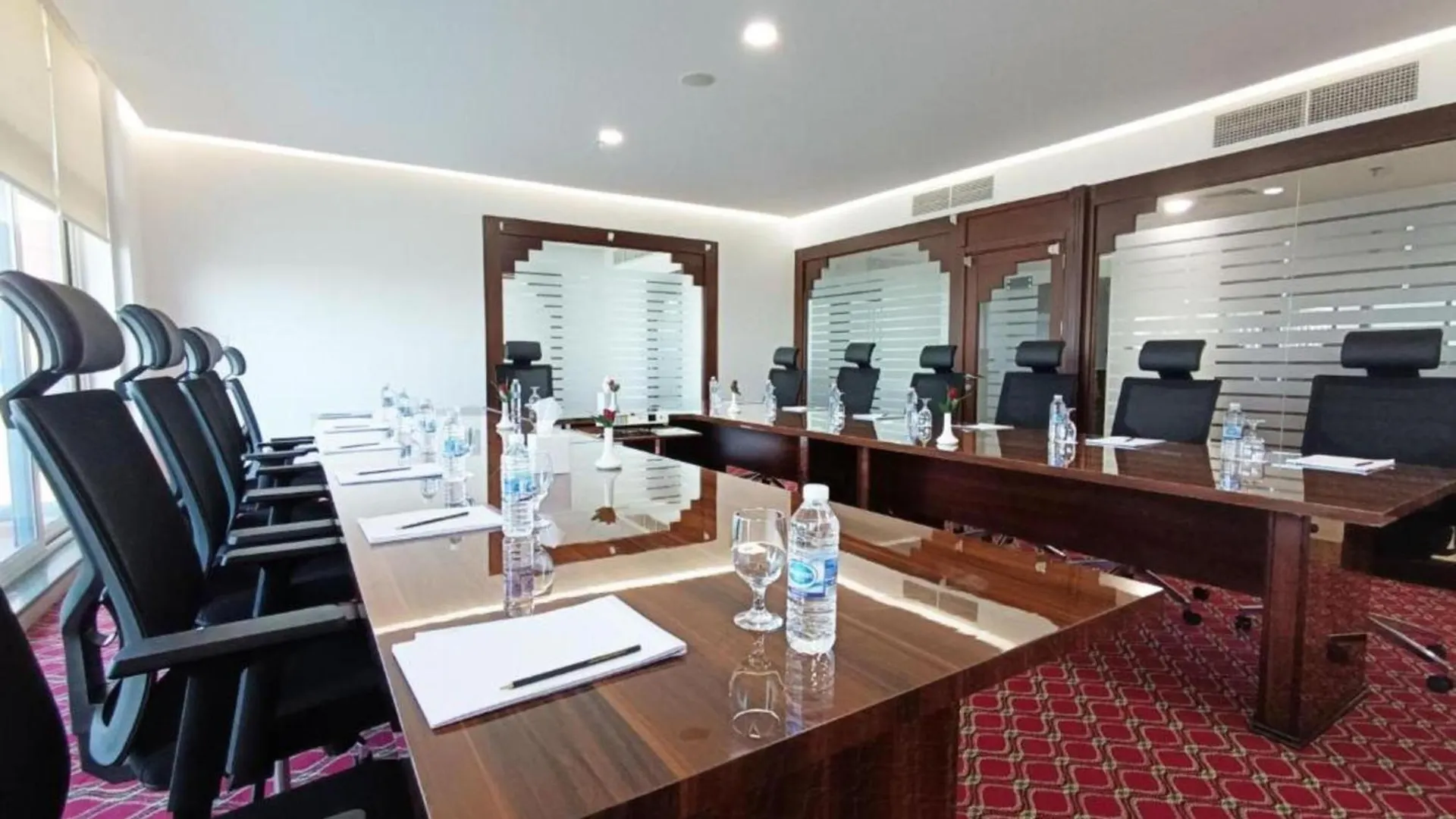 Emirates Grand Luxury Aparthotel Apartment