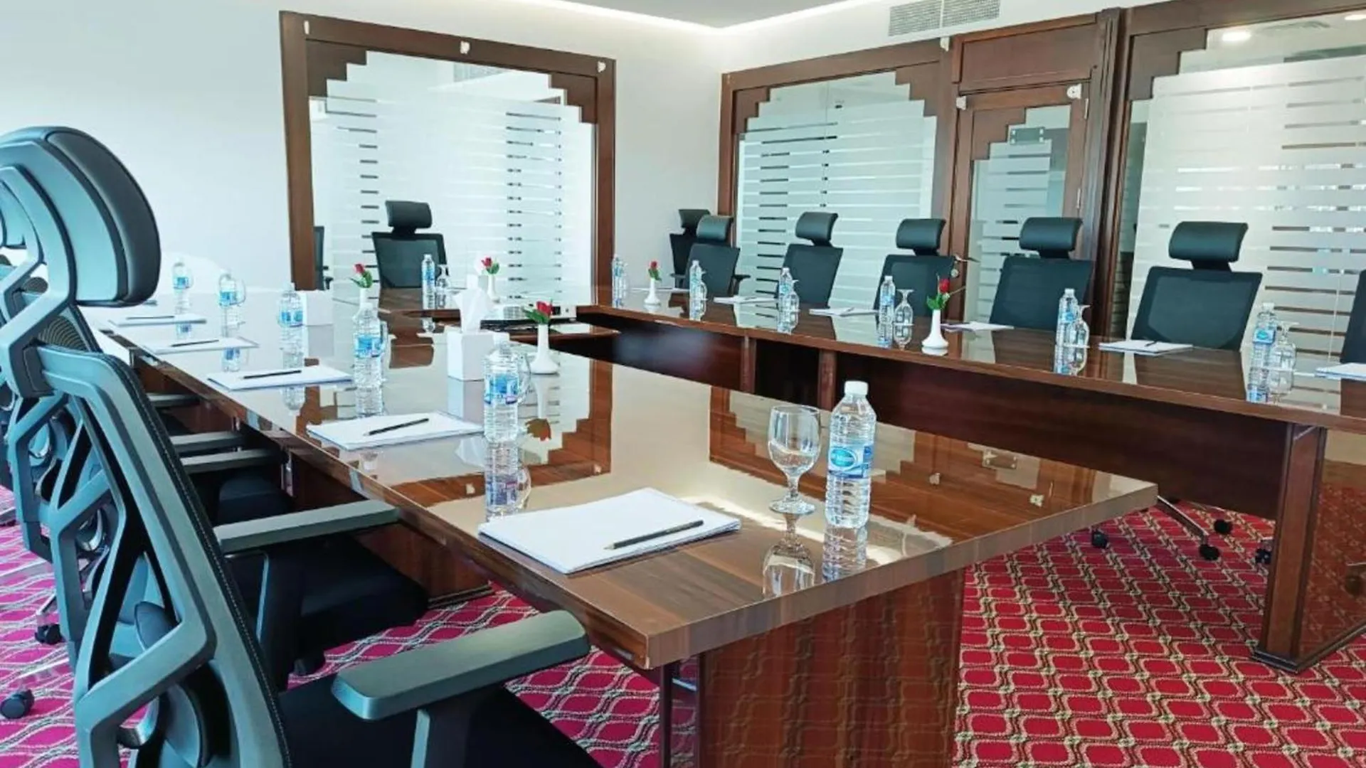 Emirates Grand Luxury Aparthotel Apartment Dubai