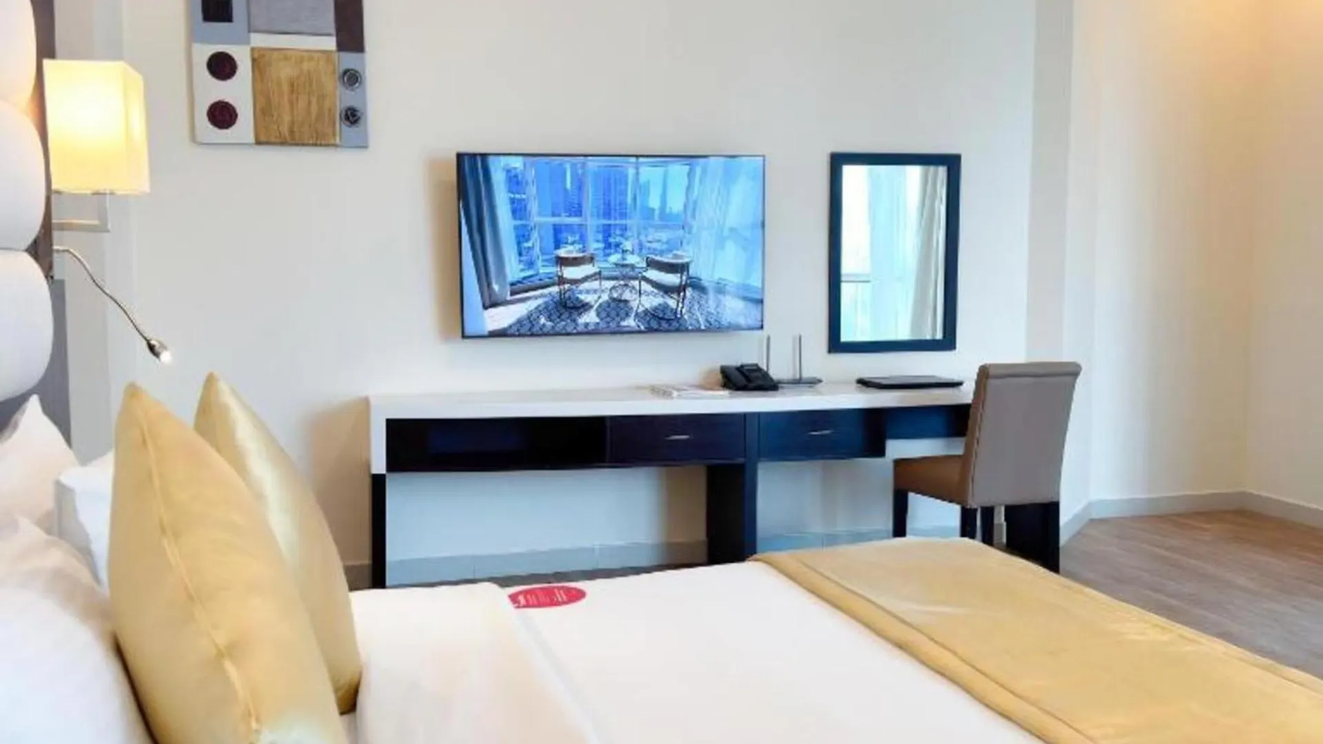 Emirates Grand Luxury Aparthotel Dubai