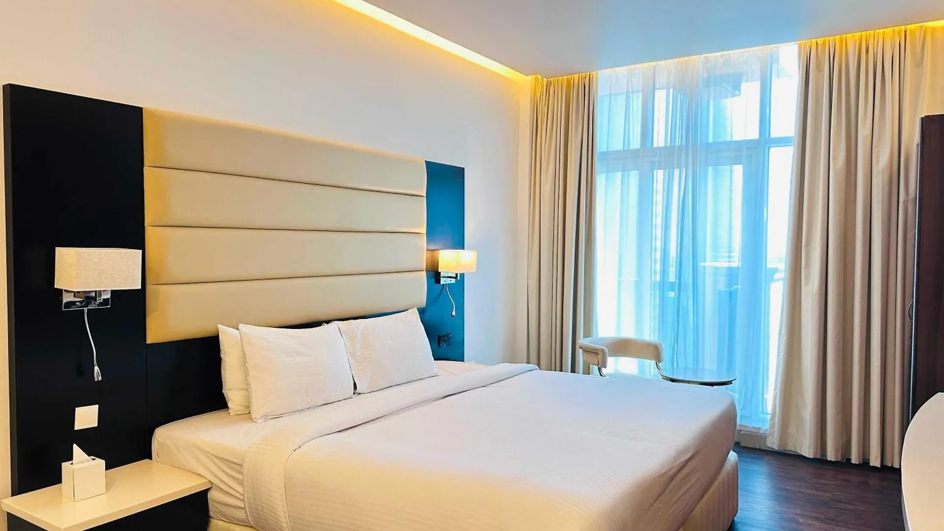 Emirates Grand Luxury Aparthotel 0*, Dubai