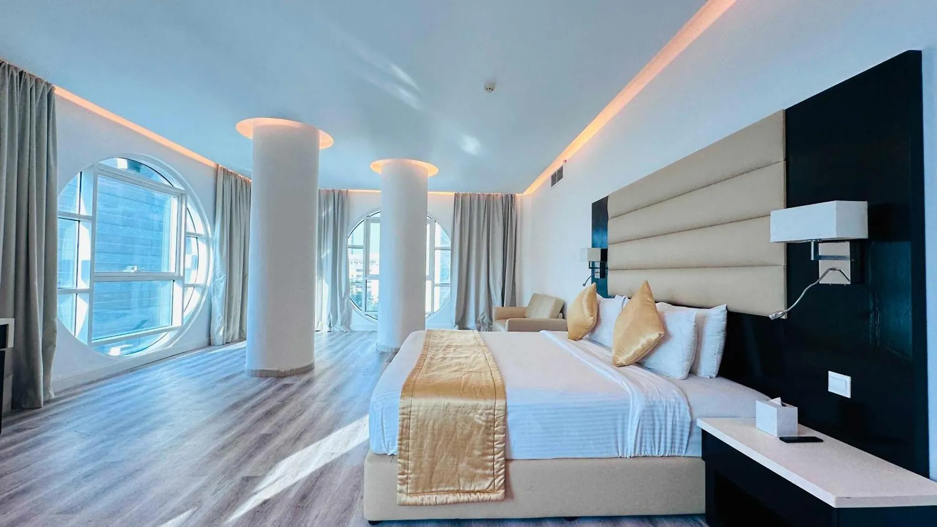 Emirates Grand Luxury Aparthotel Apartment