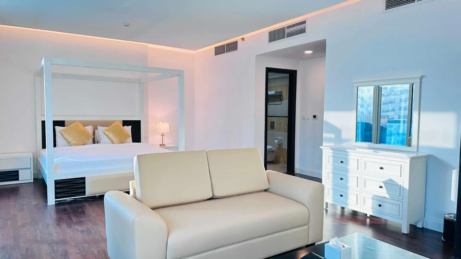 Emirates Grand Luxury Aparthotel 0*, Dubai