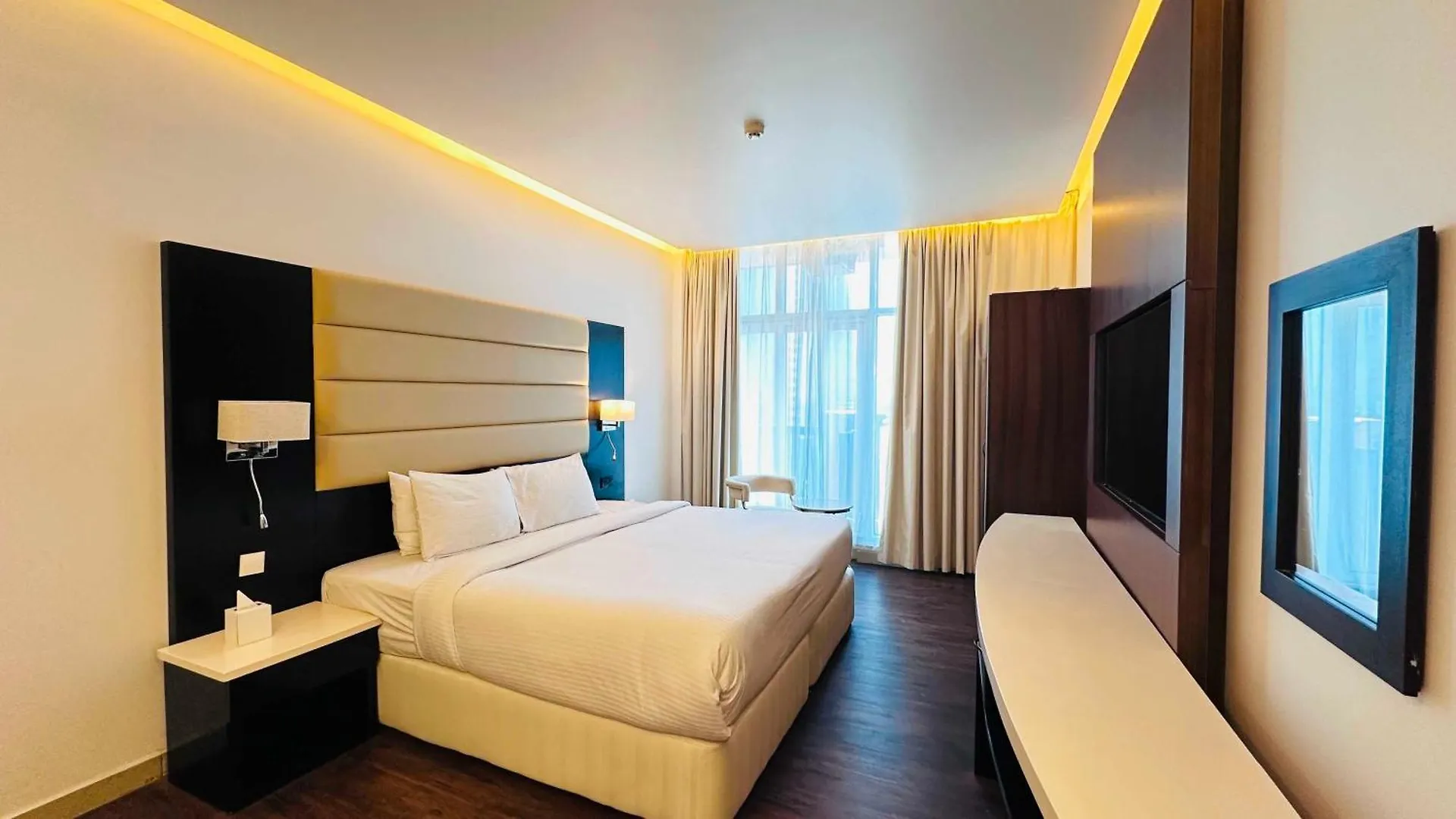 Emirates Grand Luxury Aparthotel Apartment Dubai