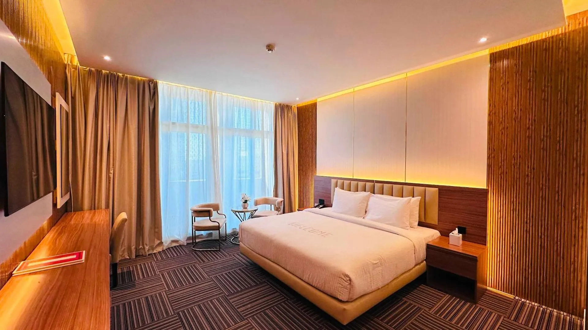 Emirates Grand Luxury Aparthotel Dubai